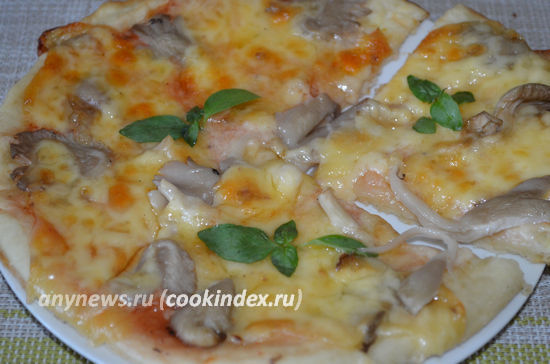 пицца с грибами и сыром в духовке