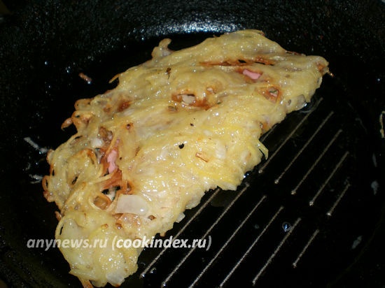 картофельные лепешки с сыром на сковороде обжаривать с 2-х сторон