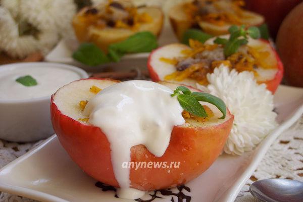 Запечённые яблоки с тыквой и изюмом в духовке