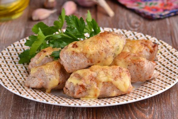 Мясные рулетики в духовке – пошаговый рецепт приготовления с фото