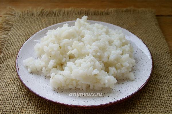 Какой есть простой рецепт тефтелей с рисом на пару?