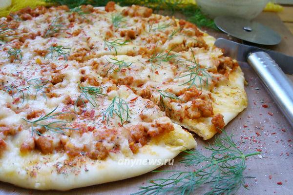 Домашняя пицца с фаршем и сыром в духовке - пошаговый рецепт