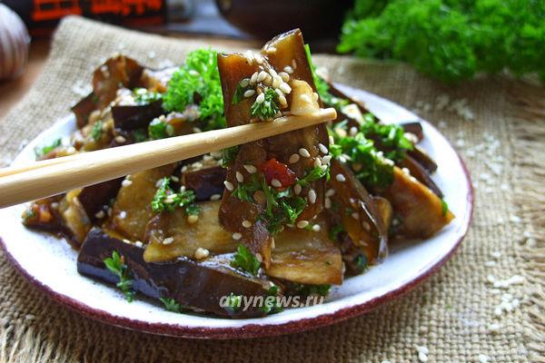 Баклажаны по-корейски быстрого приготовления с кунжутом и соевым соусом