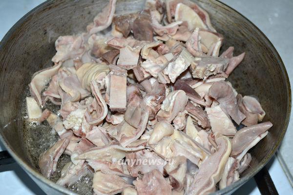 Фаршированный свиной желудок – кулинарный рецепт