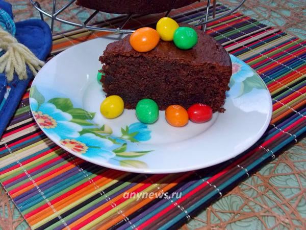 Шоколадный кекс с черносливом и финиками - фоторецепт