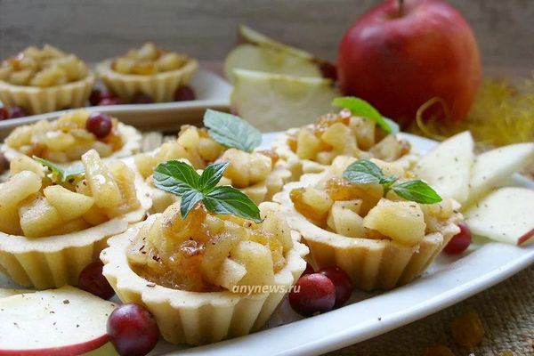 Песочные тарталетки с яблоками и корицей - пошаговый рецепт
