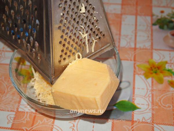 Соленые сырные палочки с кунжутом - натереть сыр