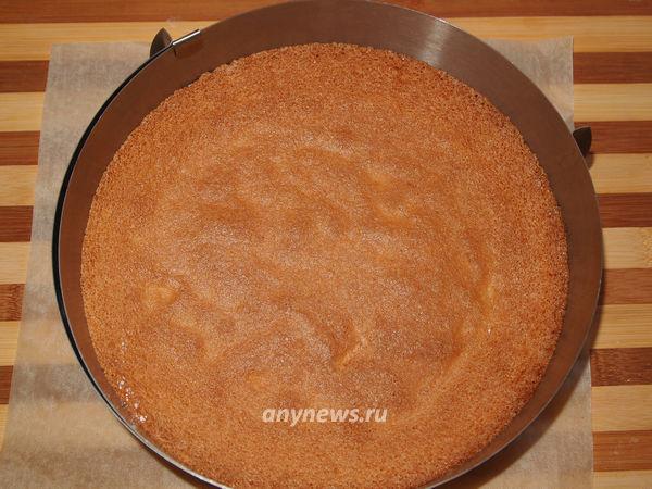 Бисквитный торт с кремом и персиками - выпекаем бисквит