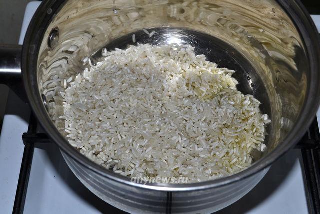 Классический рисовый пудинг в духовке - промыть рис
