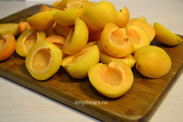 Варенье из абрикосов с ядрышками - извлечь косточки