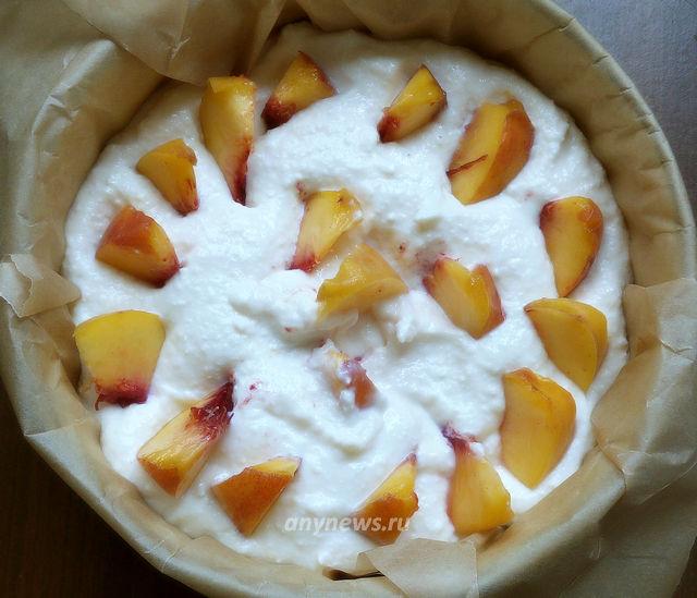 творожный пирог с персиками - запекаем в духовке