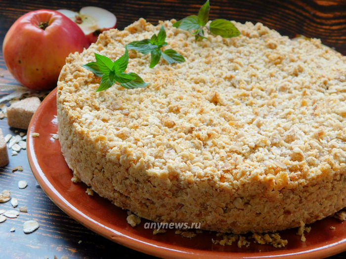 Домашний пирог из овсяных хлопьев с творогом и яблоками