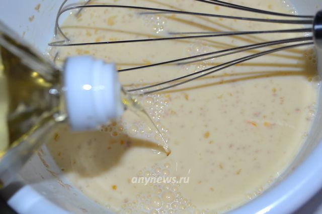 Влить в тесто для блинов растительное масло