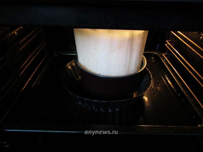 Творожная запеканка с йогуртом в духовке выпекается при 160 градусах