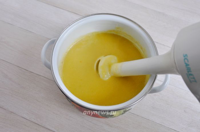 крем-суп с плавленным сыром - пюрируем овощи