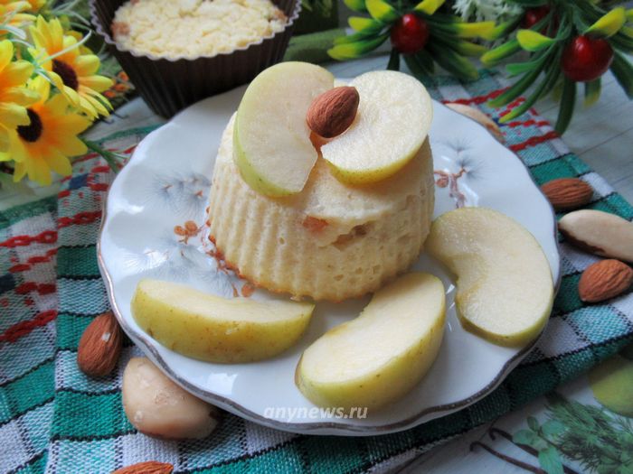 рисовый пудинг с яблоками, творогом и изюмом