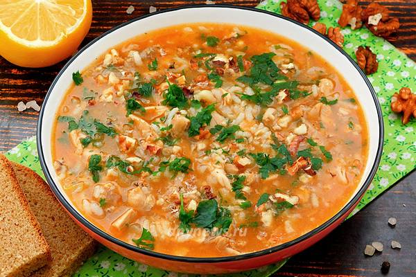 Суп харчо из курицы с рисом - классический рецепт