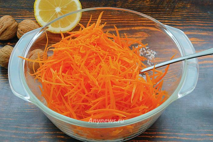 Морковку натереть на корейской терке