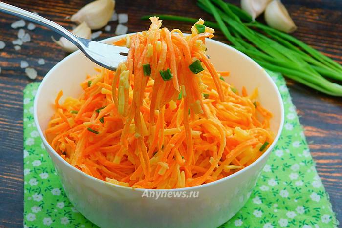 Салат из моркови с сыром и чесноком - пошаговый рецепт