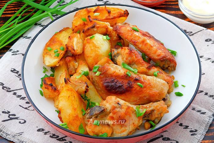 Вкуснейшая курица с кабачками и картошкой в духовке (Очень-очень сочная!)