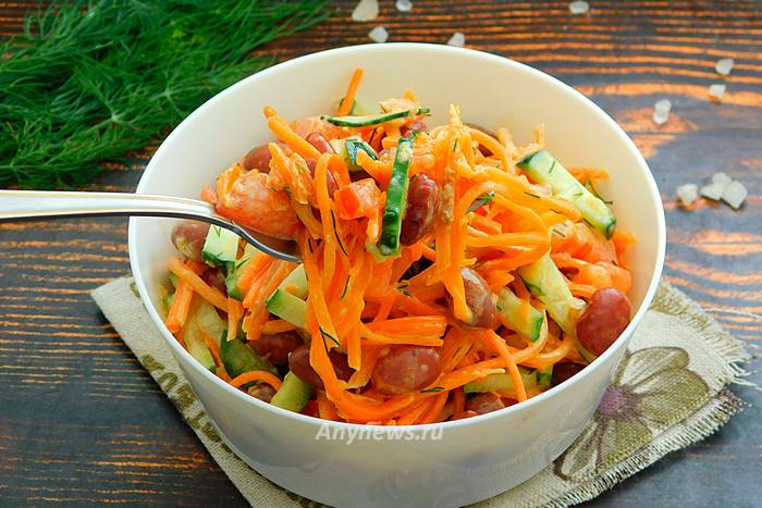 Салат с корейской морковью и курицей и фасолью