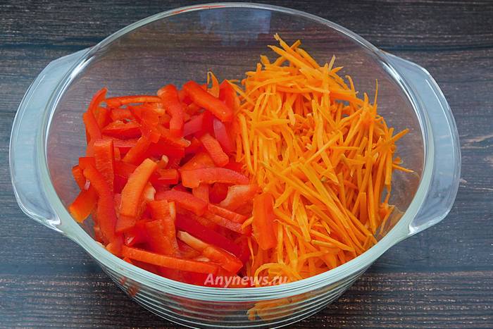Морковь натереть на корейской терке