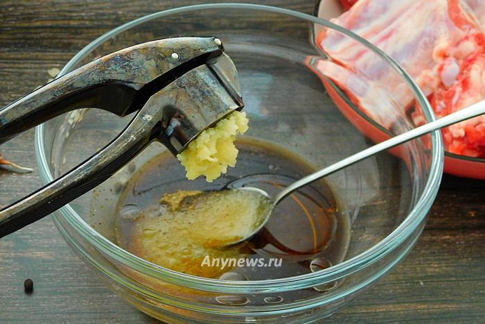 Ребра свиные в духовке с соевым соусом и медом - маринад