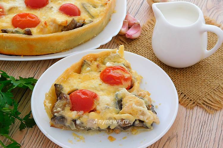 Песочный пирог с грибами и курицей
