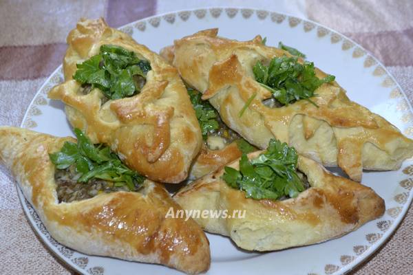 Расстегаи с рыбой и рисом