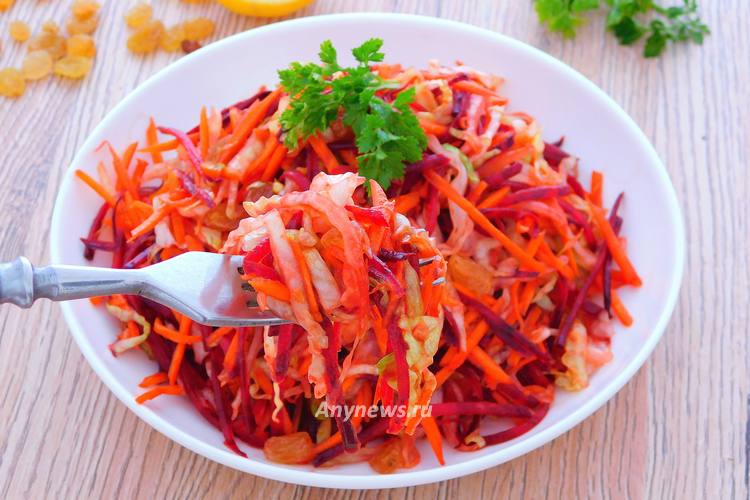 Салат из капусты с морковью и свеклой - рецепт