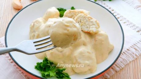 Тефтели из куриного фарша с подливкой