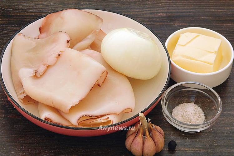 Кальмар жареный с луком на сковороде - ингредиенты