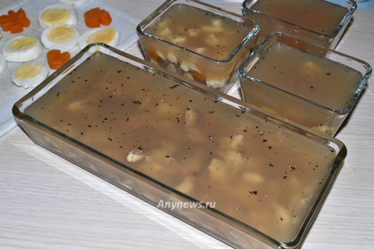залейте бульоном кусочки щуки