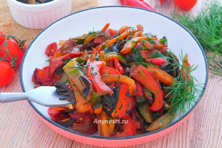 Овощное рагу с грибами и кабачками - рецепт