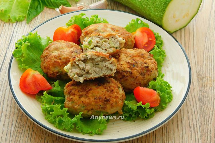 Котлеты из кабачков с фаршем на сковороде