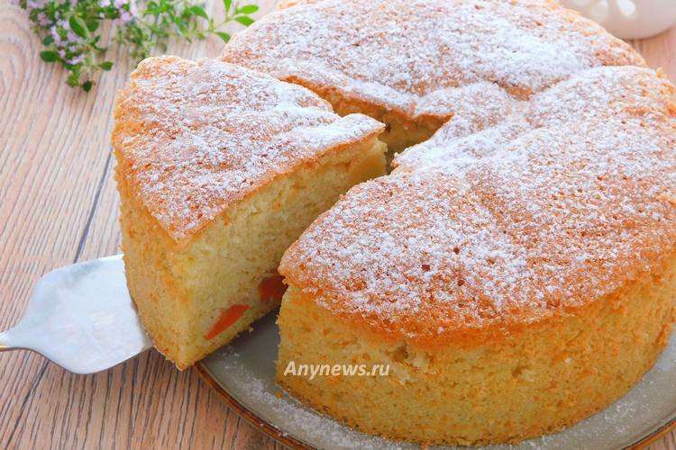 Шарлотка с абрикосами в духовке - рецепт