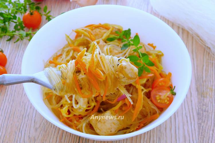 фунчоза с курицей и кабачком - рецепт