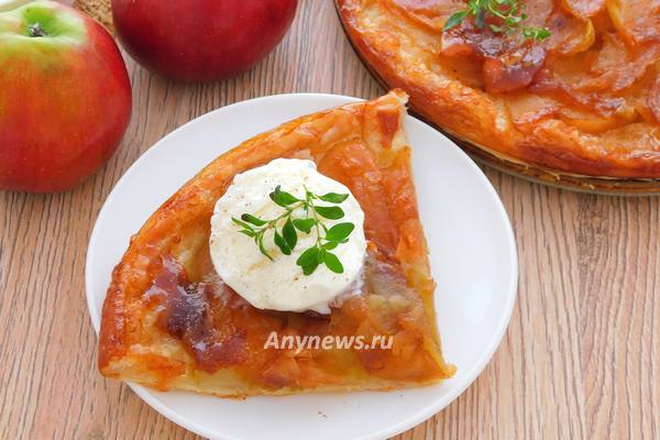 Яблочный пирог с карамелью