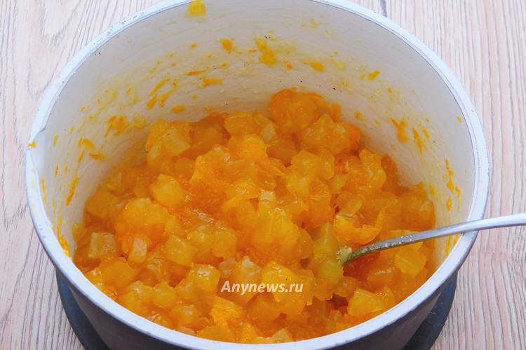 жидкость варенья превратится в густой ароматный сироп