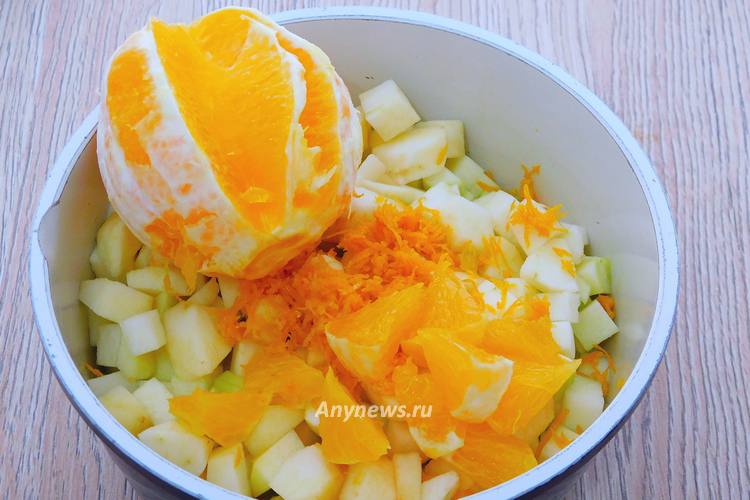 Апельсин очистить, нарезать некрупно