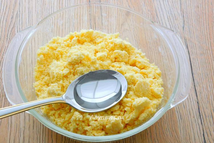 Добавить в тесто ложку воды при необходимости