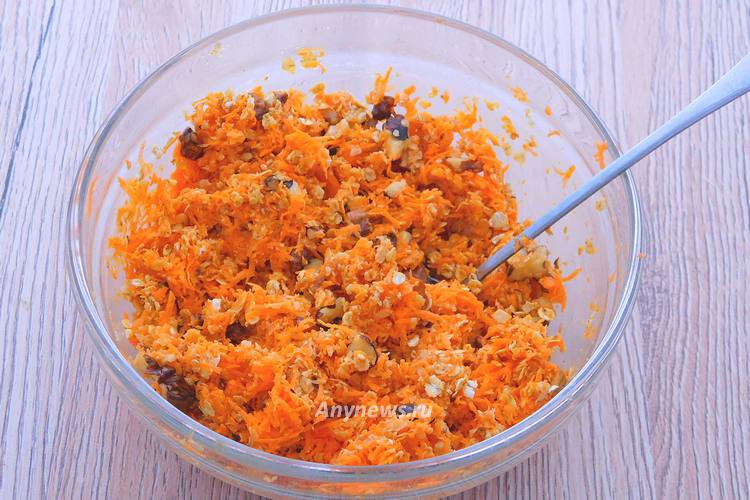 Дать настояться 20 минут, чтобы хлопья впитали влагу