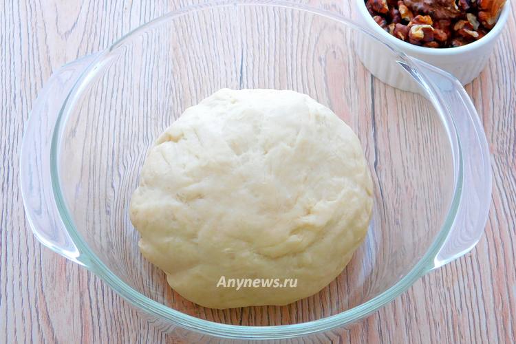 Рулет с грецкими орехами - дрожжевое тесто