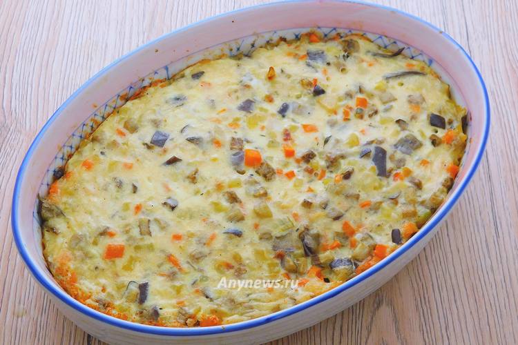 Овощную запеканку с сыром поставить в духовку на 20 минут