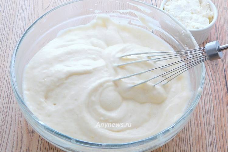 Аккуратно перемешать все ингредиенты бисквита