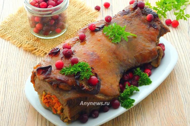 Сочный рулет из индейки в духовке 