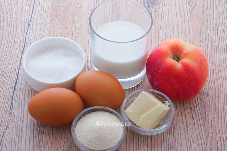 Яблочный пудинг с манкой - ингредиенты