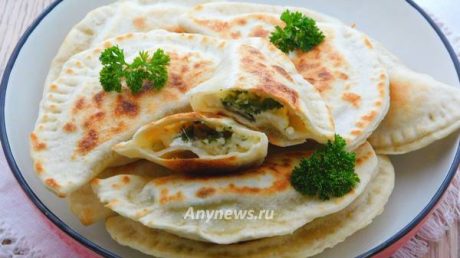 Кутабы с зеленью и сыром