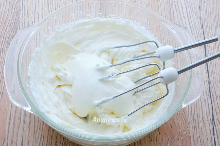 крем для меренгового рулета с творожным сыром и сливками