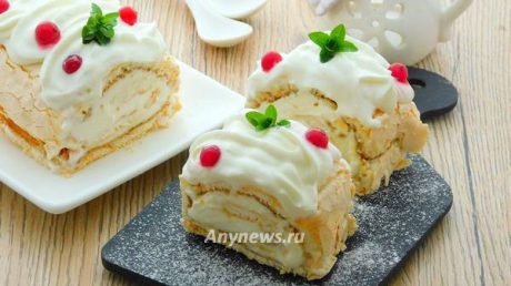 Меренговый рулет с творожным сыром